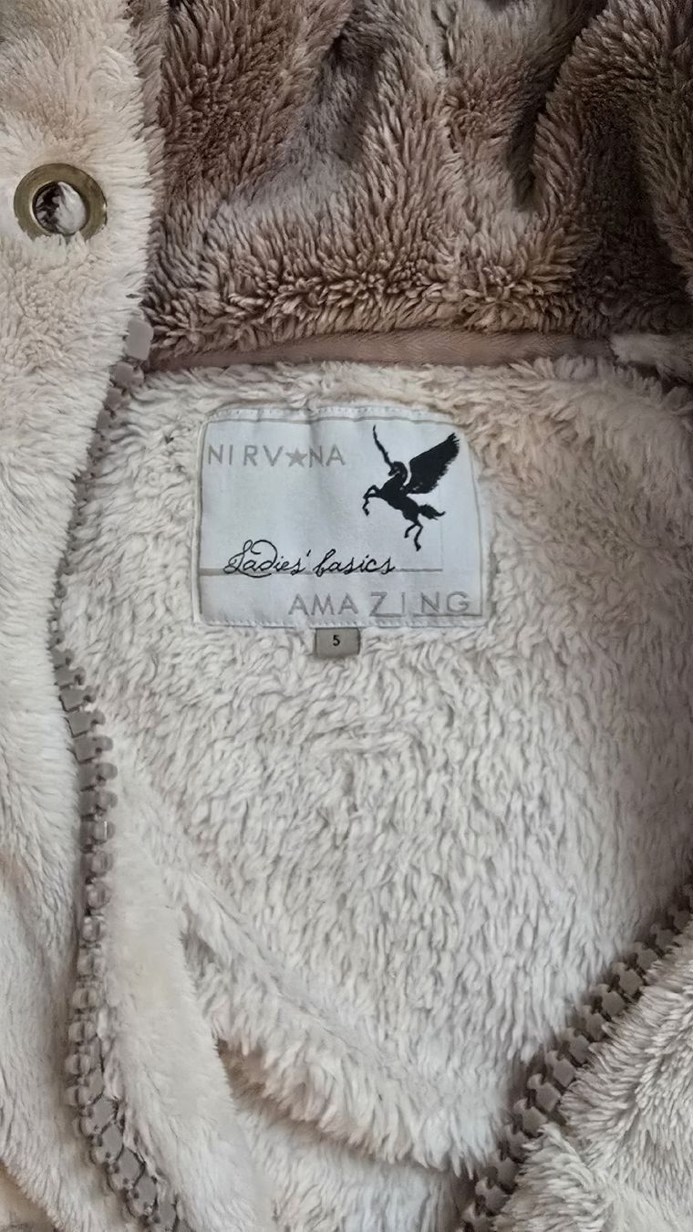 Jacken & Mäntel: Fleece Jacket Nirvana Ladies Basics Beige Size 5 Years  – Gebraucht aus Pully von car_72x7 1