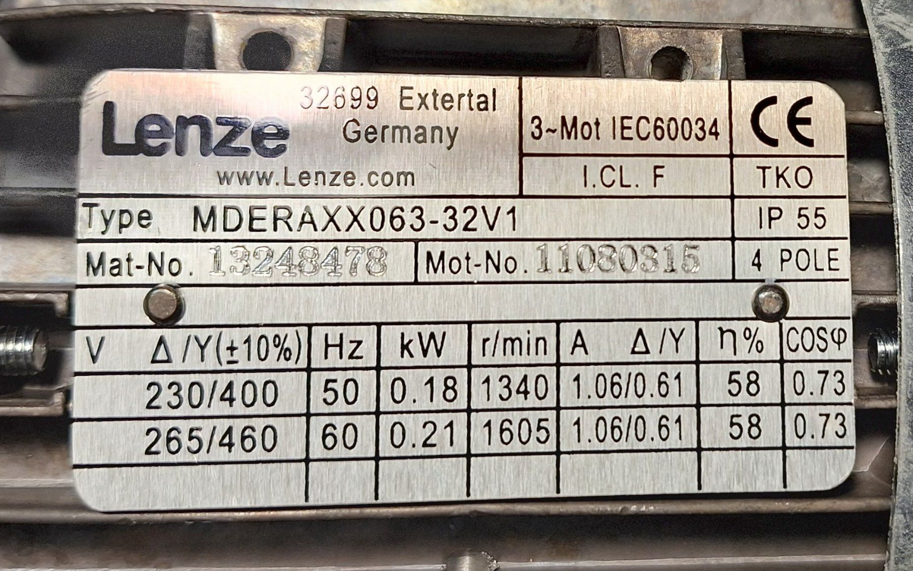 Motori: Moteur triphasé Lenze MDERAXX063-32V1 – Nuovo e nell'imballaggio originale da Bussy FR venduto da 023 1