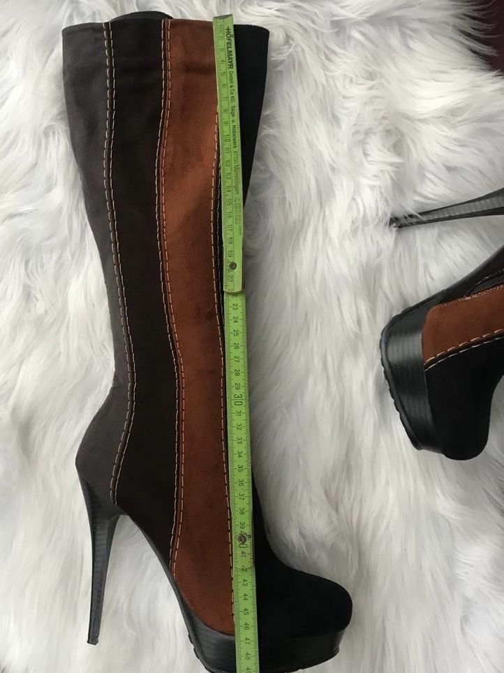 Scarpe da donna: Einzigartige Handgefertigte Lederstiefel – Nuovo e nell'imballaggio originale da Ermenswil venduto da YanaB 8