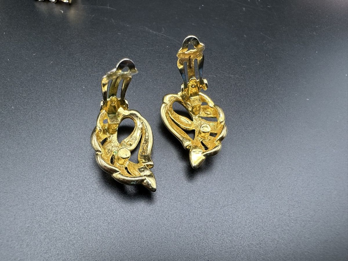Ohrringe & -stecker: Vintage Goldfarbene Clip-Ohrringe – Gebraucht aus Lamone von LaCantinaMagica 7