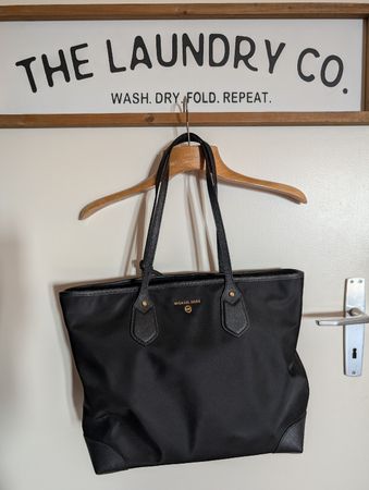 Tote bag MICHAEL KORS nylon noir avec pochette 