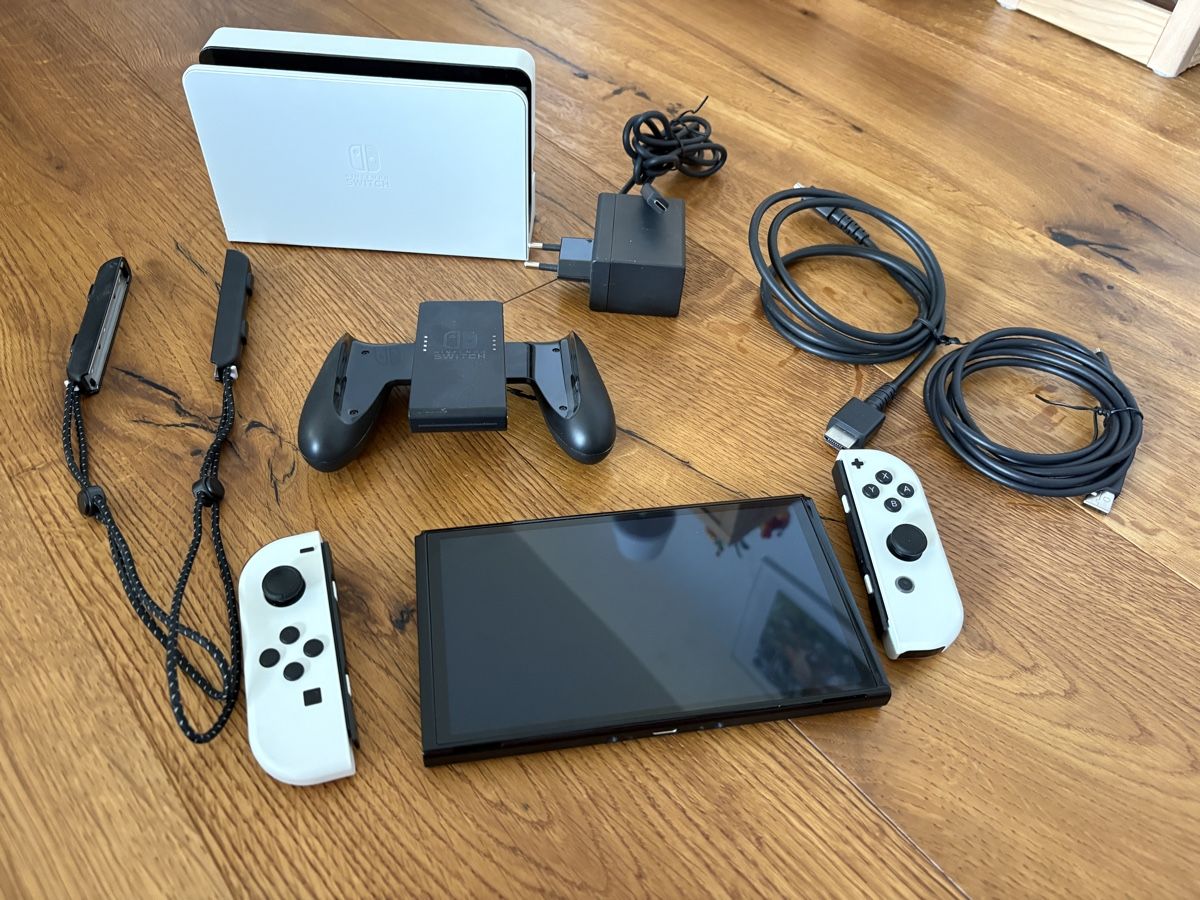 Nintendo Consoles: Nintendo Switch OLED weiss – Neuf (Voir description) à Bubikon par Dicey 1