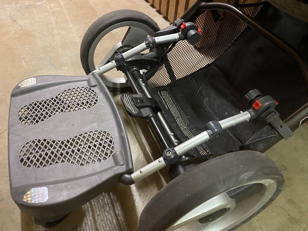 Accessori per carrozzine: Planche à roulette universelle pour poussette  – Usato da Genève venduto da Olivi660 2