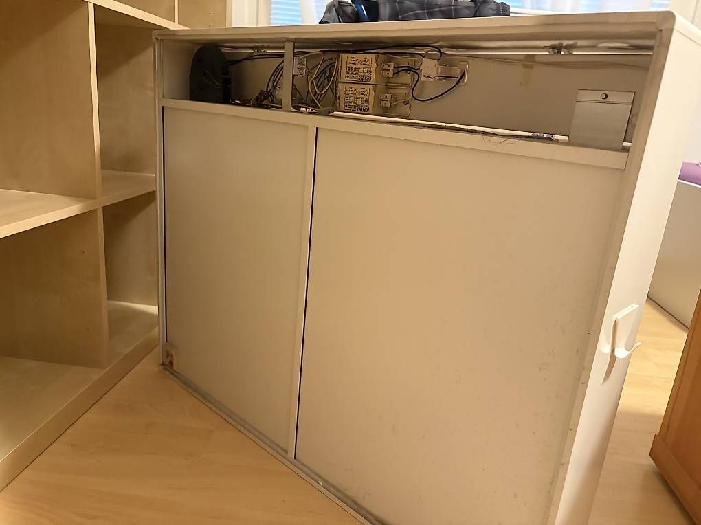 Armadietti a specchio: Spiegelschrank – Usato da Eglisau venduto da Tribal2 2