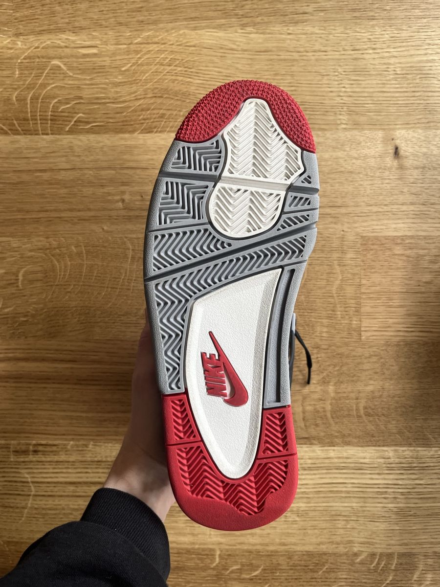 Jordan Scarpe da uomo: Air Jordan 4 Bred 2019 EU 42 – Usato da Liebefeld venduto da donetasy 4