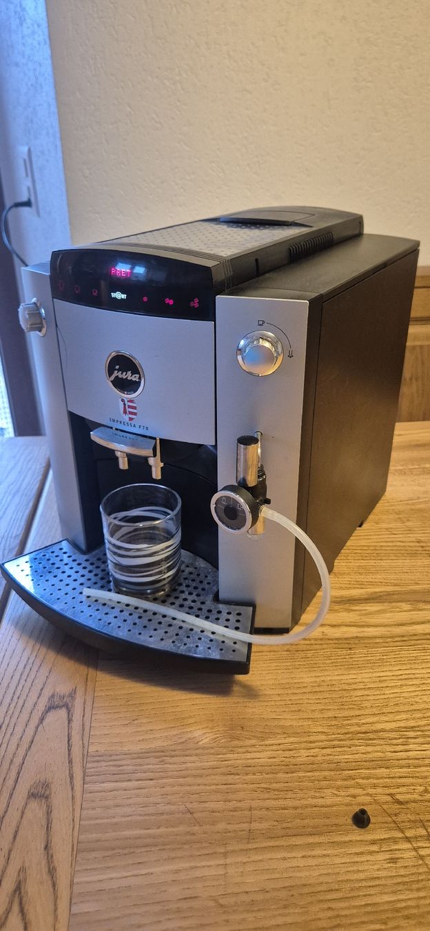 Jura Machines à café & Machines à expresso: Machine à café Jura F70 – D'occasion à Le Noirmont par fre_w5hv 2