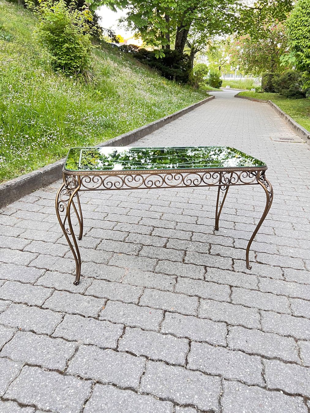 Tische: Table basse vintage, fer forgé et plateau miroir – Gebraucht aus Bernex von 2ziemement 4