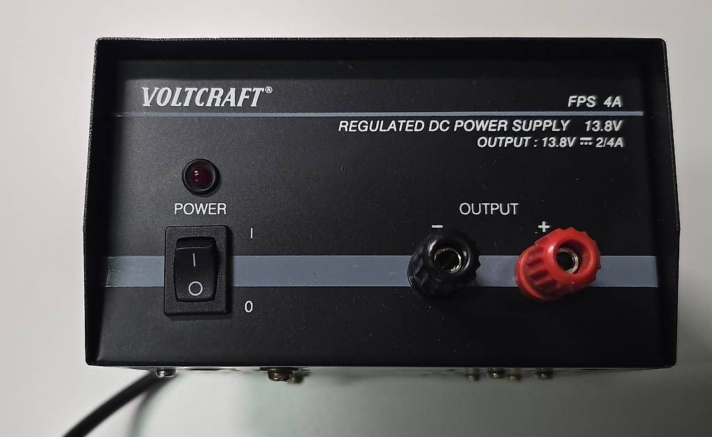 Caricabatterie: Voltcraft FPS 4A, lüfterloses Netzteil 13.8 Volt, 2/4 A – Usato da Steinerberg venduto da Bcsbcs