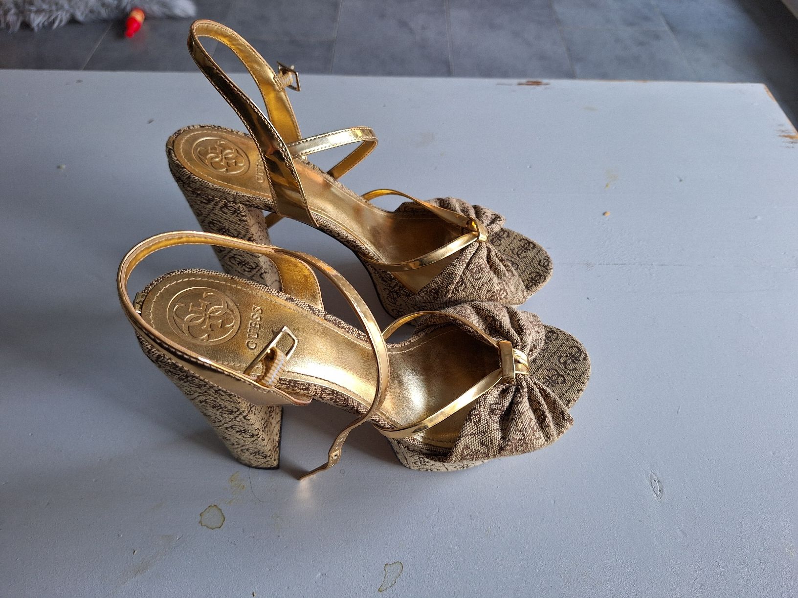Guess Scarpe da donna: Guess Highheels wie neu – Nuovo (secondo la descrizione) da Neuhausen venduto da eliana2 1