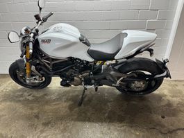 Ducati Monster 1200S