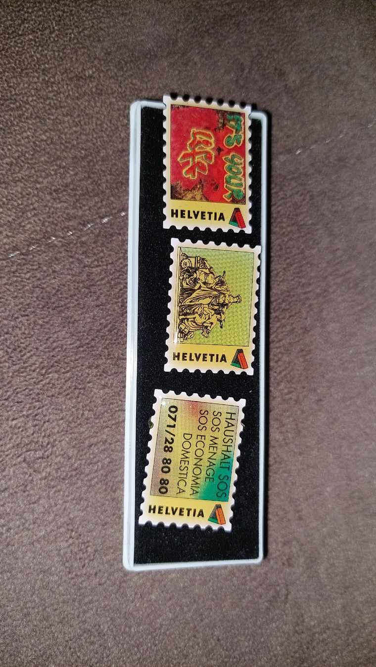 Spille & Fermagli: Pin's Schweizer Briefmarken, 3 Stück – Usato da Zürich venduto da Romstyle
