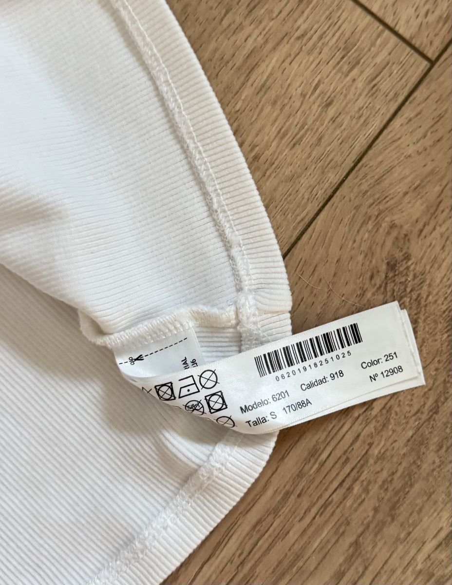 Massimo Dutti Tops: Massimo Dutti Crop-Top – Gebraucht aus Schaffhausen von R_Muzh 3