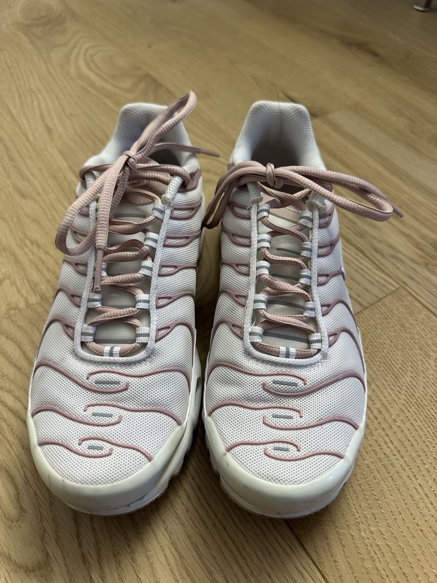 Nike Scarpe da donna: NIKE AIR MAX PLUS TUNED TN "PINK OXFORD" – Usato da Flumenthal venduto da pandaa1 1