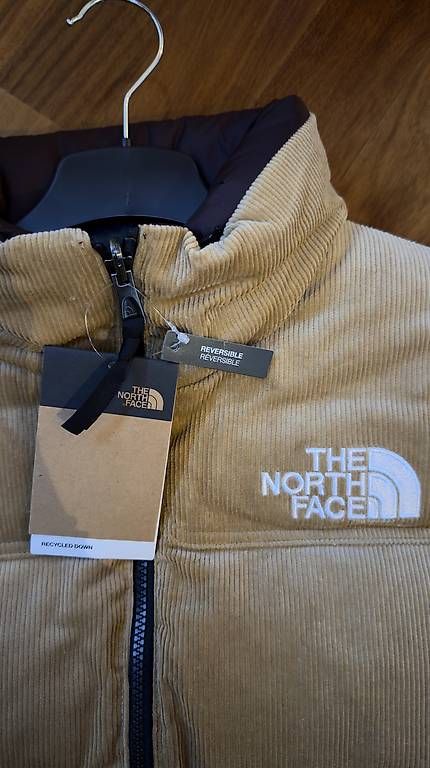 Giacche: Piumino Double face The north face  – Usato da Losone venduto da Mel.10.2 3