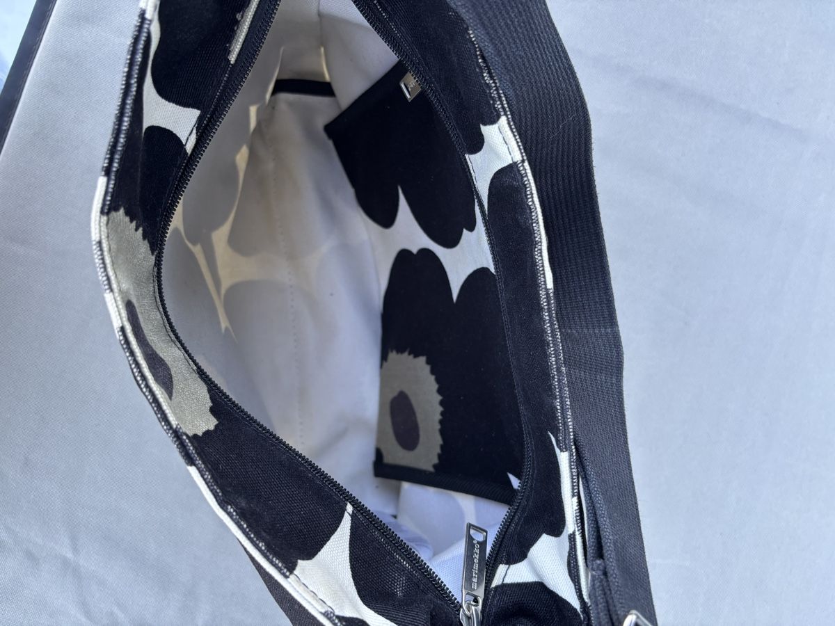 Marimekko Borse da donna: Marimekko Tasche mit typischem Blumenmuster – Usato da Thalwil venduto da Sterla 5
