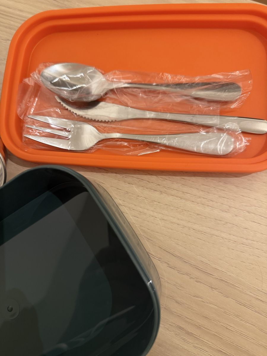 Recipients et similaires: Thermosflasche und Lunchbox neu – Neuf avec emballage d'origine à Gunten par starfish3 4