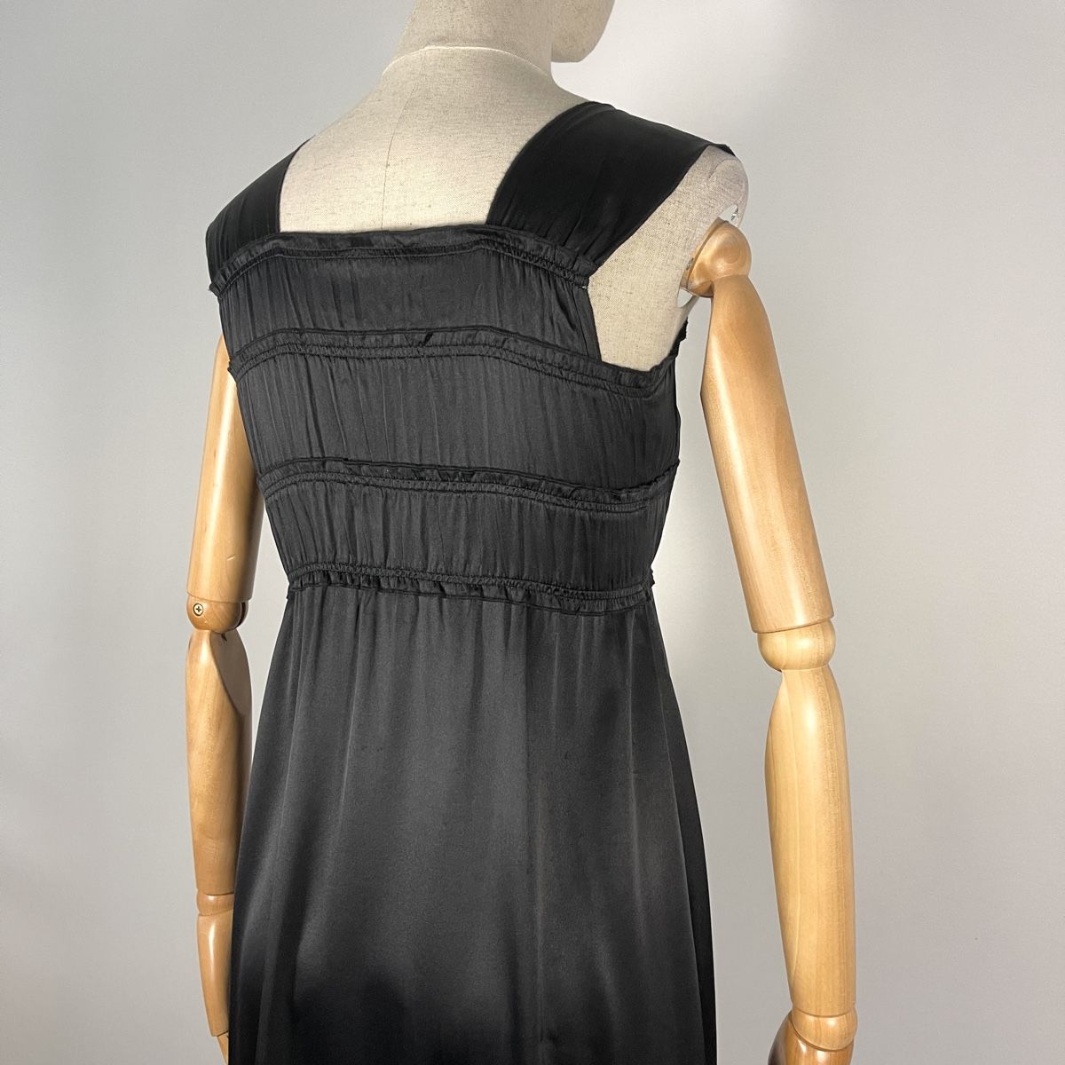 Steffen Schraut Kleider: STEFFEN SCHRAUT Silk Dress – Neu (gemäss Beschreibung) aus Emmen von Avviivva_Com2023 3