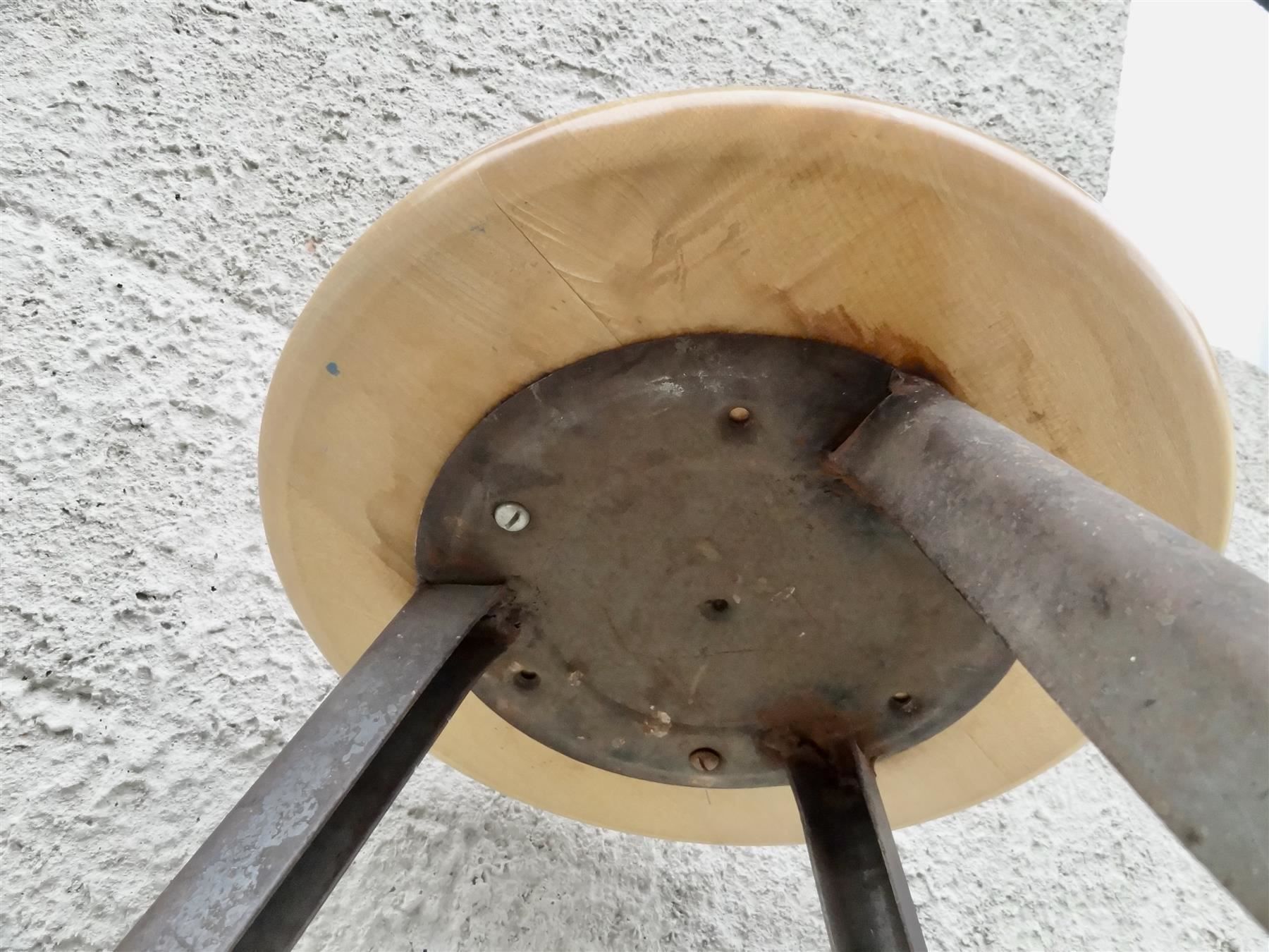 Sgabelli: Hocker Industriehocker Atelierhocker – Usato da Kerzers venduto da zimmergruen 9