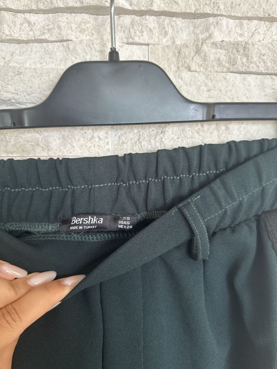 Bershka Pantaloni: Bershka Stoffhose, S – Usato da Meilen venduto da ninifee20 2