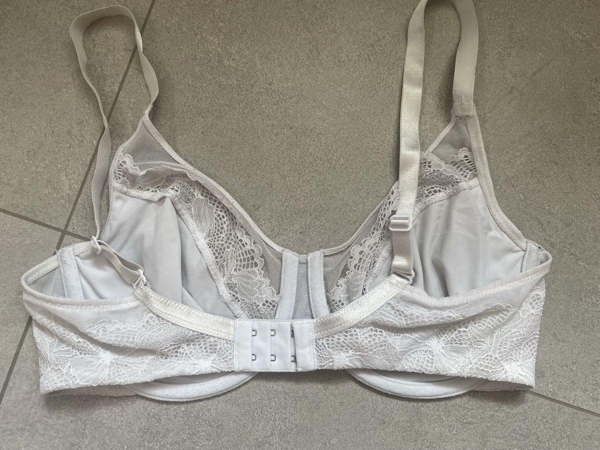 Triumph Altra biancheria intima: Soutien-gorge – Usato da Biel/Bienne venduto da sonja0210 1