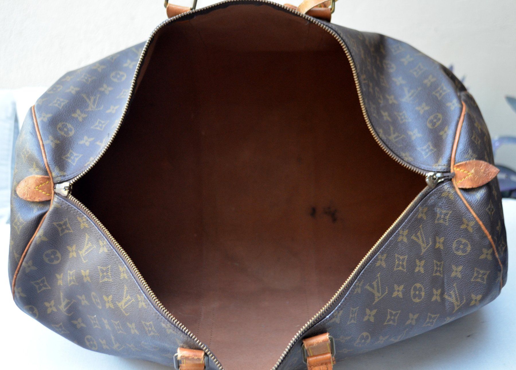 Louis Vuitton Taschen: Louis Vuitton Keepall 60 Monogram – Defekt aus Collonges von Auganien 5