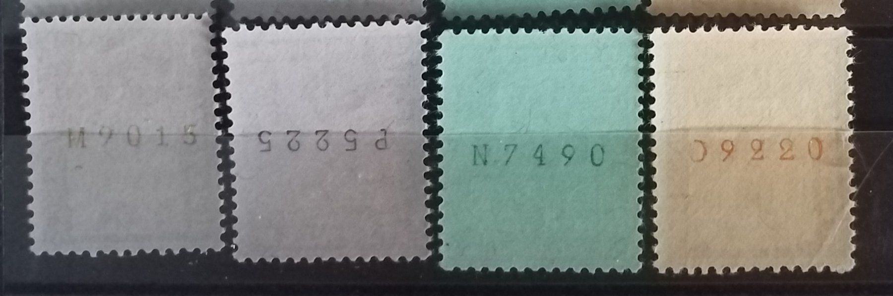 Tutti i francobolli: 3927C) 391RM-949RM, Rollenmarken postfrisch Kt. 52.- – Nuovo (secondo la descrizione) da Baden venduto da Eggi 1
