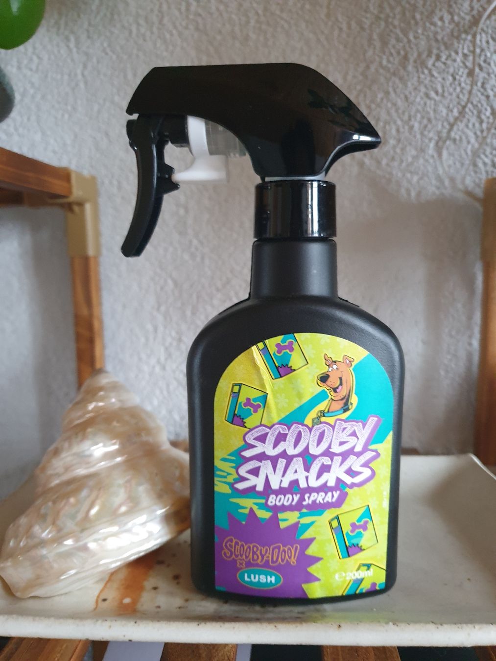Lush Parfums & Eau de Toilette: Lush Scooby Snacks Body Spray – Neuf avec emballage d'origine à Mürren par EvaLeonard 1