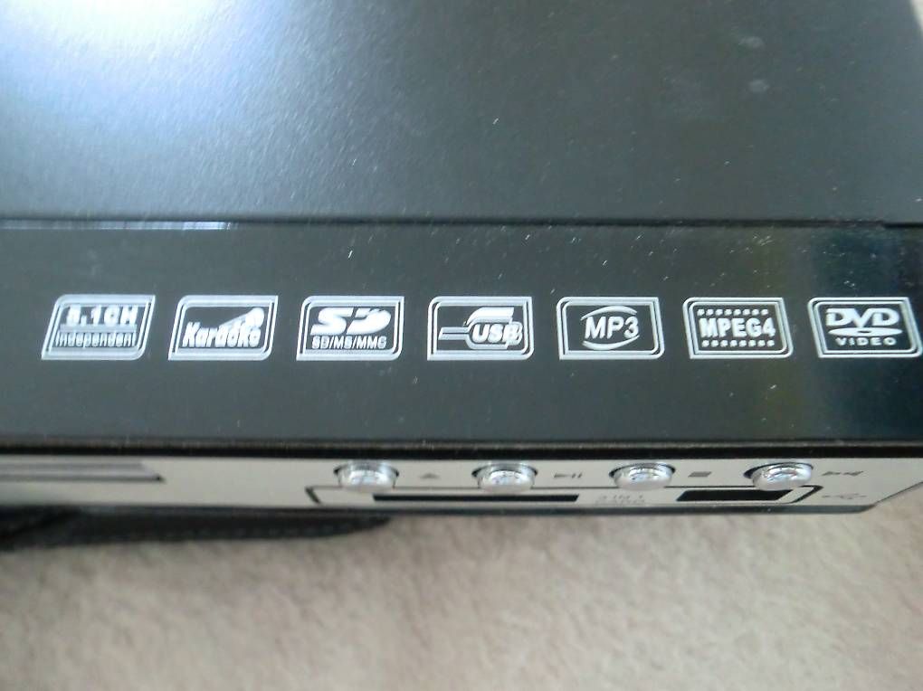 Sistemi audio & multimediali: DVD-Player neu – Usato da Giswil venduto da Wiskiy95 1