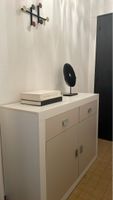 Buffet bas moderne blanc et beige 2 tiroirs 2 portes