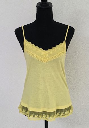 Gelbes Top mit Spitze, Sommer Must-Have, Grösse M