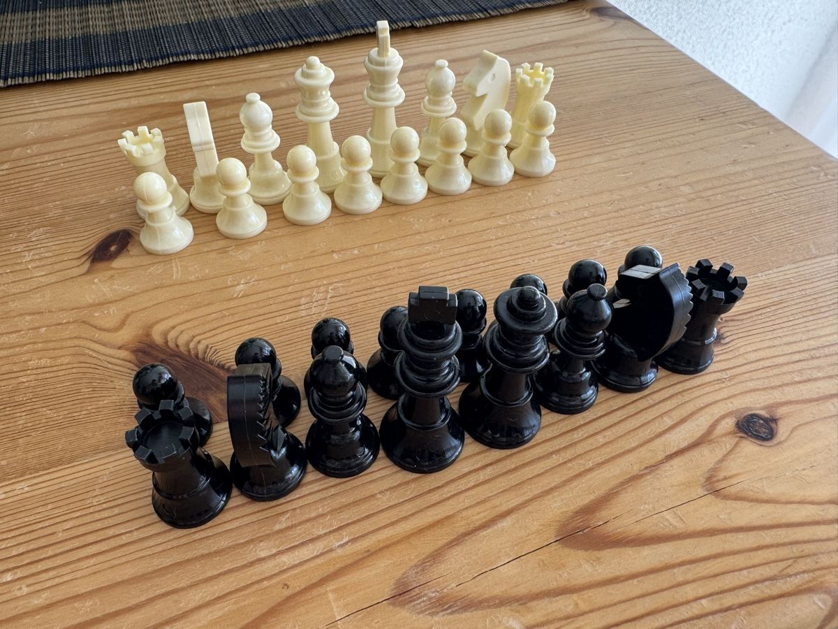 Spiele: Schönes Schachfiguren-Set – Gebraucht aus Landquart von aviation3000 2