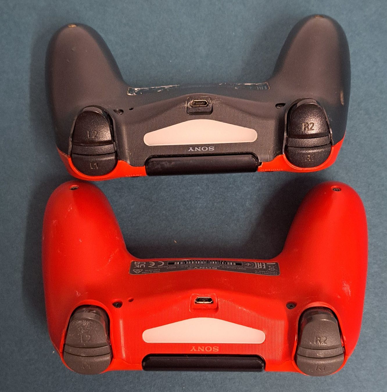 Sony Manettes: Ps4 Controller Original SONY 2 Stück Farbe Rot – D'occasion à Biel/Bienne par Sasha4u 2