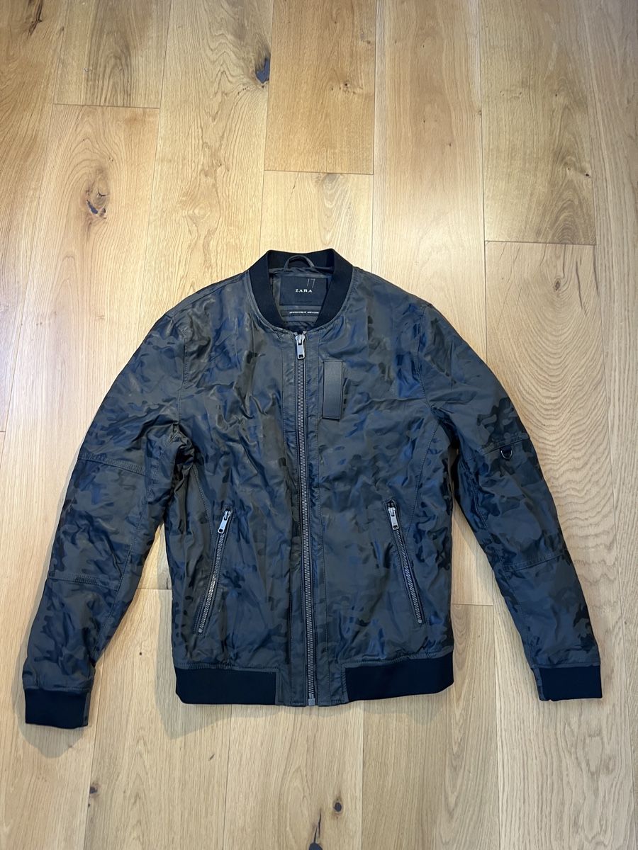 Zara Giacche: Zara Bomber Jacket - Camouflage Pattern, Size M – Usato da Clarens venduto da Ian_calvin