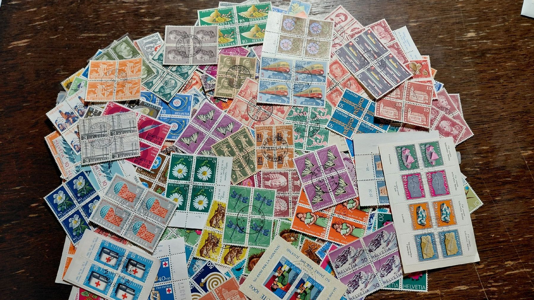 Tous les timbres: Riesige Sammlung Schweizer Briefmarken – D'occasion à Riniken par ChriguG75 7