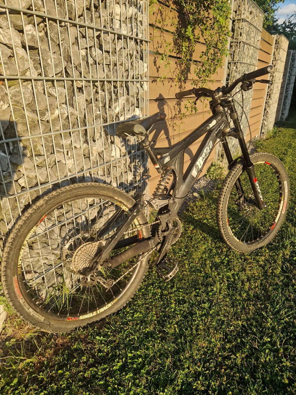 Specialized Velos: Specialized Big Hit 2 Downhillbike – Defekt aus Benken SG von dumping83