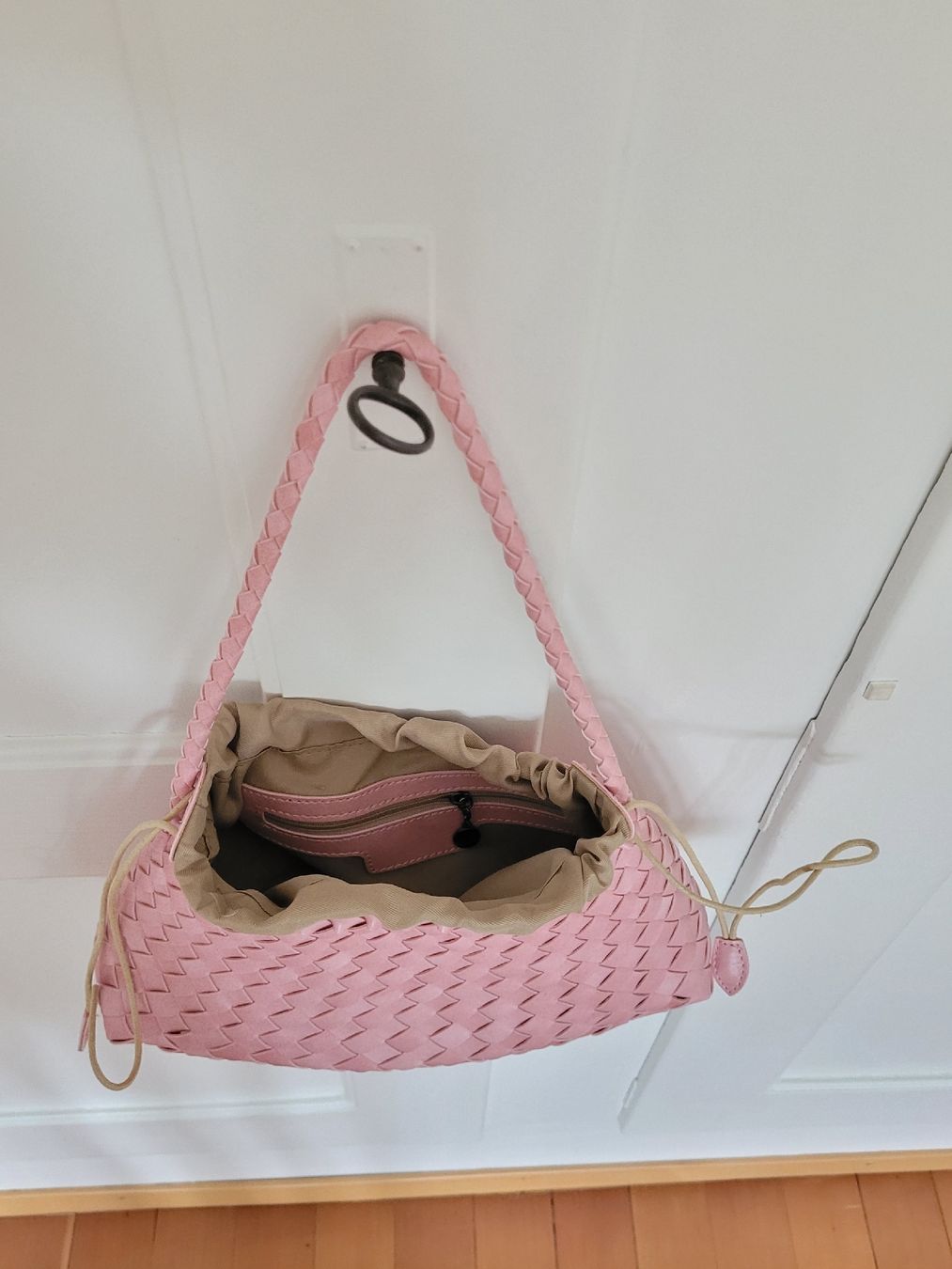 Borse: Schultertasche geflochten rosa – Nuovo e nell'imballaggio originale da Bern venduto da ralella 1