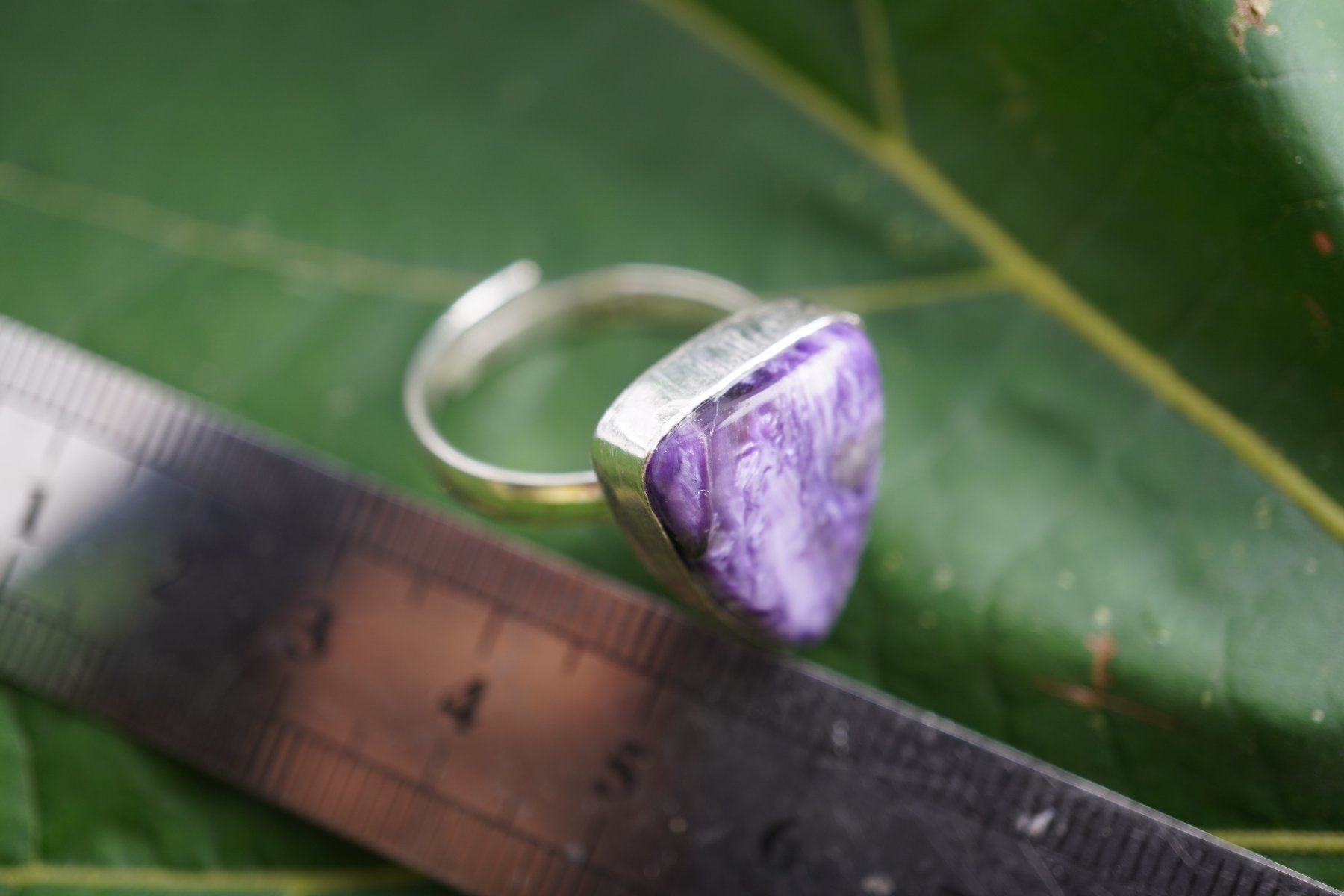 Mineralien & Heilsteine: Charoit    ring Grösse  Variabel     (Räumung!) – Neu und originalverpackt aus Eschenbach SG von topstone 1