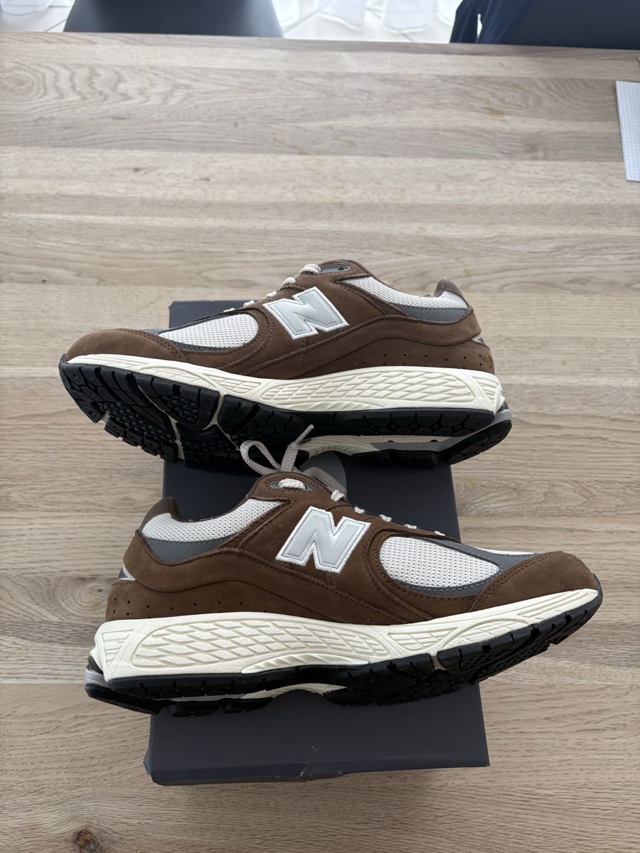 New Balance Chaussures hommes: New Balance M2002R – D'occasion à Domat/Ems par tim_lq6b 2
