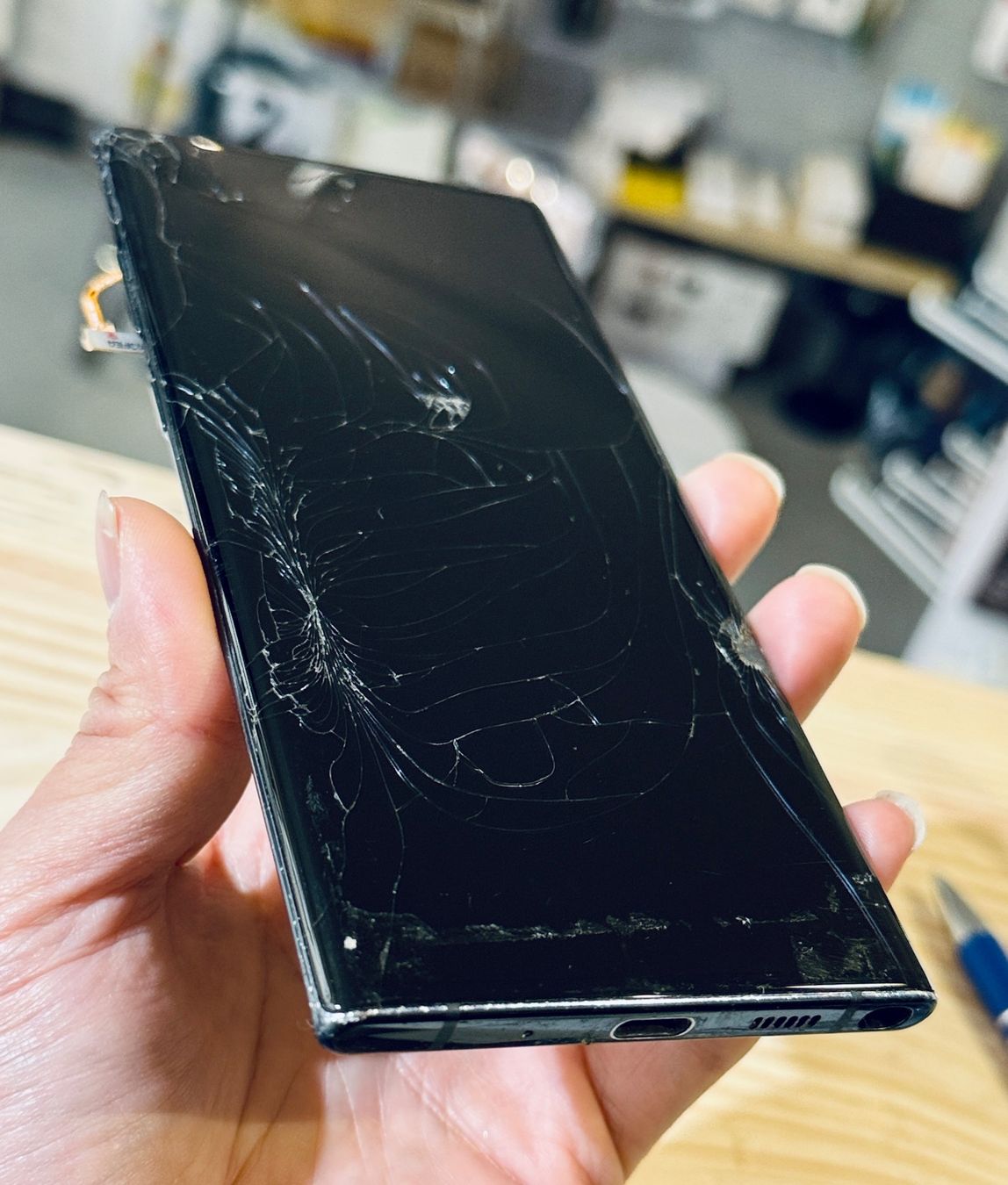 Samsung Portables: écran cassé Galaxy Note 10 plus avec châssis et batterie – Défectueux à Morges par DA-repa 3