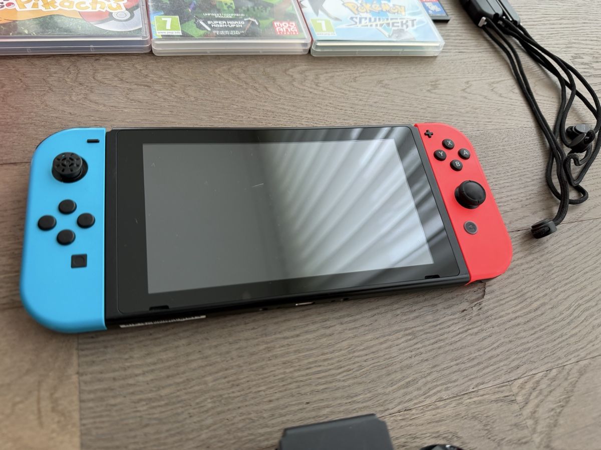Nintendo Console: Nintendo Switch 1 mit Games – Usato da Steinhausen venduto da Gurbaz 1