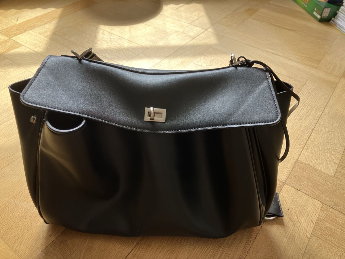 Sacs femmes: Ledertasche schwarz  – D'occasion à Basel par carmeni71 9