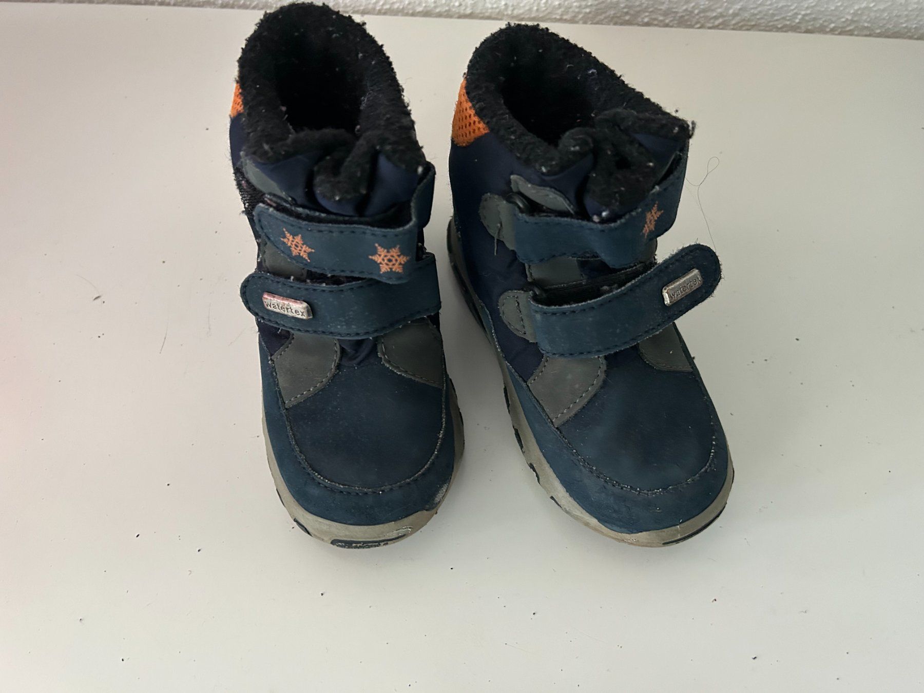 Scarpe per ragazzi: Kinder Winterschuhe, Grösse 23 – Usato da Buttisholz venduto da PIOTRCH