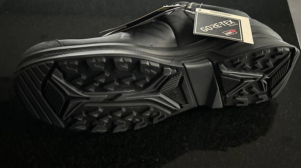 Haix Scarpe da uomo: Haix Connexis Go GTX LTR low NEU!! – Usato da Güttingen venduto da Tg_135367 2
