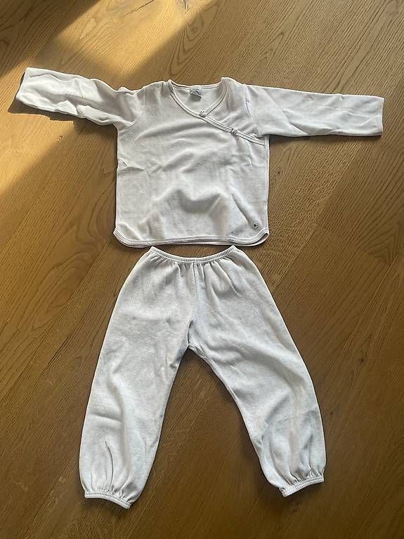 Pyjamas & Ähnliches: Pyjama Grösse 104 von Petit Bateau – Gebraucht aus Rubigen von lia_dwd7