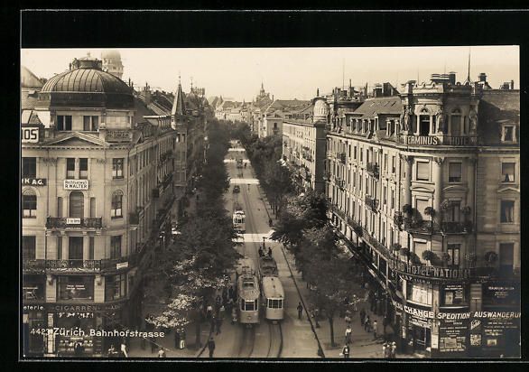 Cartoline postali: Zürich, Bahnhofstrasse mit Geschäften  – Usato da Berlin venduto da bartko-reher