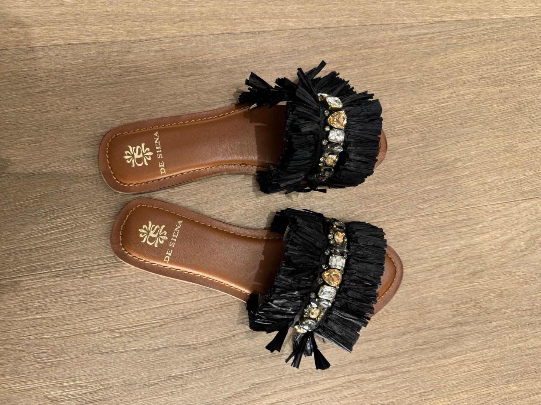 Scarpe da donna: Fransen Sandalen schwarz – Usato da Kilchberg ZH venduto da dongxi