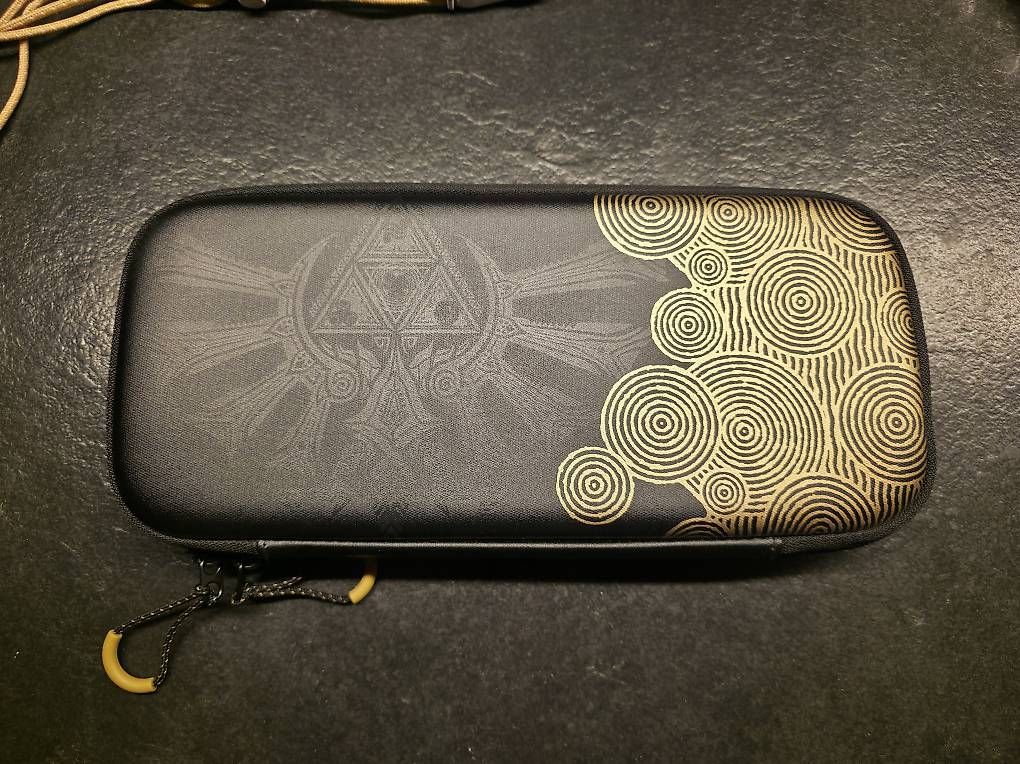 Nintendo Console: Switch Oled Zelda Edition – Usato da Koppigen venduto da Deadlyheaven 4