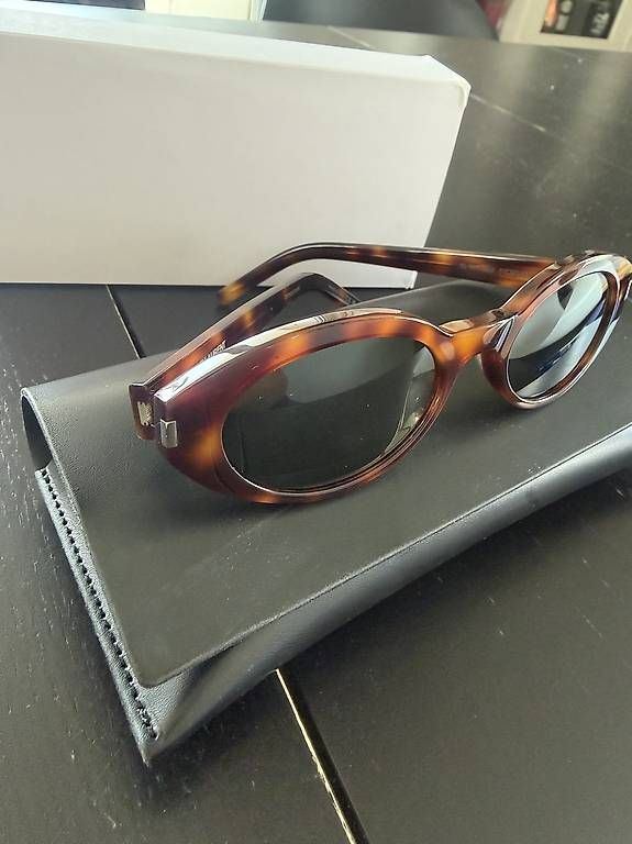 Saint Laurent Brillen & Gläser: YSL Sonnenbrille neu – Neu und originalverpackt aus Schaffhausen von Nathalia33 1