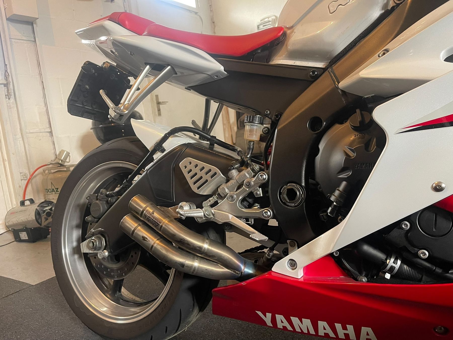 Yamaha Strada: Yamaha r6  – Usato da Kreuzlingen venduto da Bmw06 5