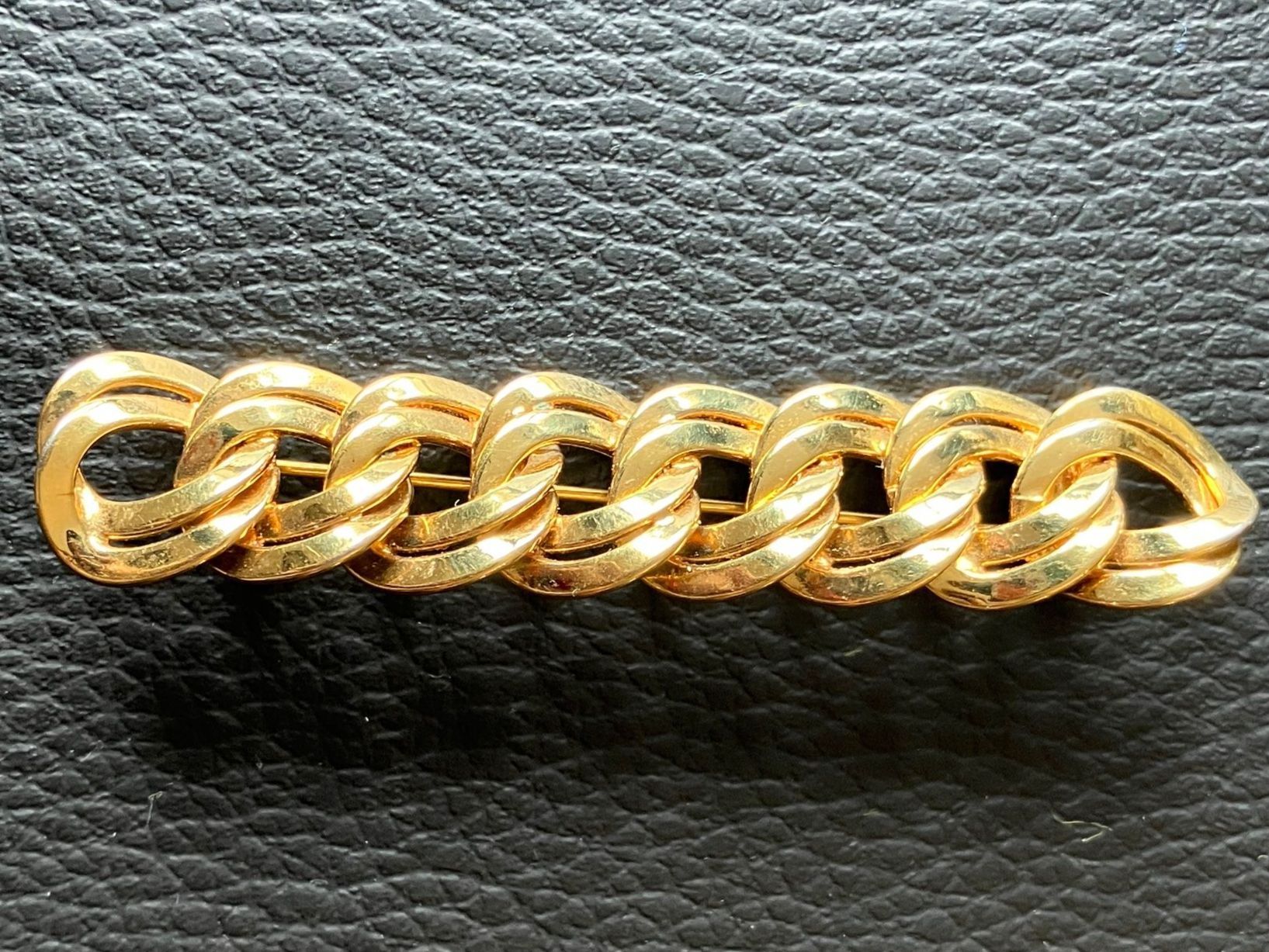 Spille & Fermagli: Broche vintage MONET chaîne dorée élégante – Usato da Peseux venduto da CharmeCommerce